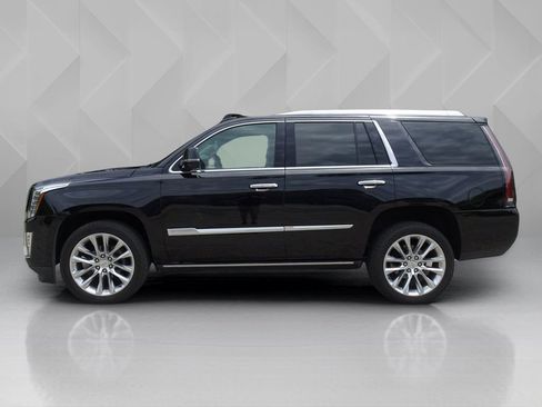 Used 2018 Cadillac Escalade Premium Luxury RWD image 2