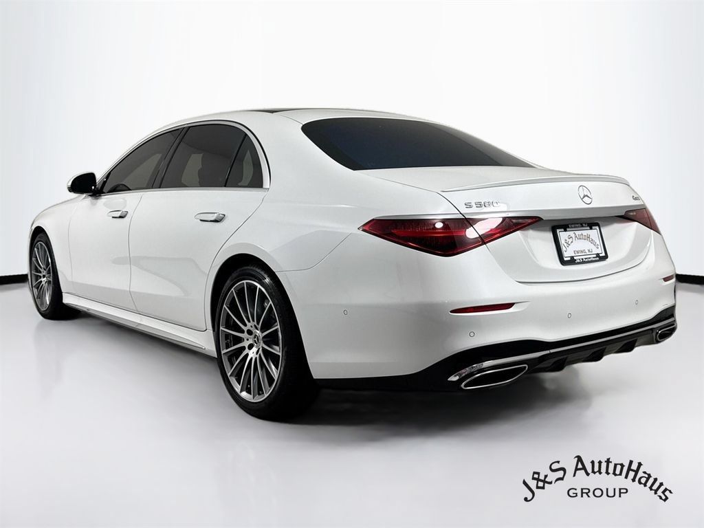 Used 2025 Mercedes-Benz S 580 4MATIC Sedan w/ AMG Line Package image 5