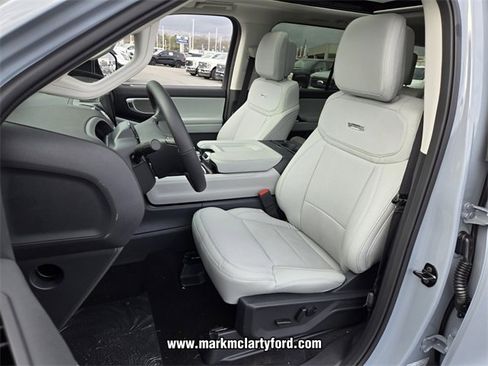 New 2026 Ford Expedition Platinum w/ Driver's Package image 5