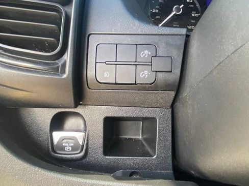 Used 2024 RAM ProMaster 2500 w/ Convenience Group image 15