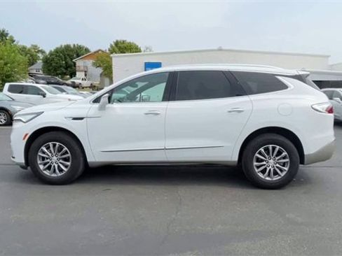 Used 2022 Buick Enclave Essence image 5