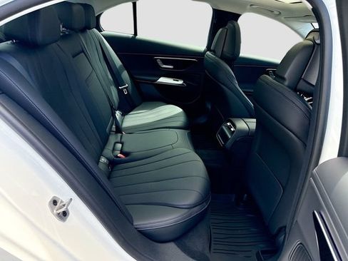 Used 2025 Mercedes-Benz E 450 4MATIC Sedan image 32