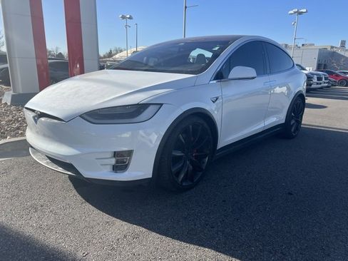 Used 2018 Tesla Model X P100D image 2