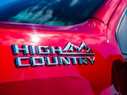 Used 2024 Chevrolet Silverado 3500 High Country w/ High Country Premium Package AWD/4WD image 3