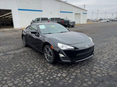 Used 2015 Scion FR-S image 2