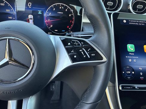 Used 2025 Mercedes-Benz GLC 300 image 32