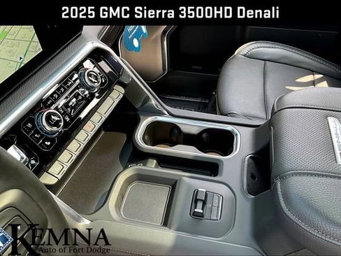 Used 2025 GMC Sierra 3500 Denali w/ Denali Reserve Package image 23
