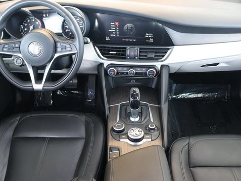 Used 2019 Alfa Romeo Giulia Ti AWD/4WD image 24