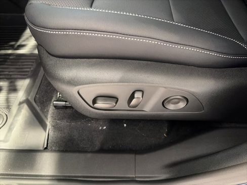 New 2026 Chevrolet Traverse LT w/ Driver Confidence Package image 11