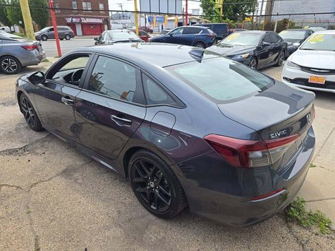 Used 2025 Honda Civic Sport image 2