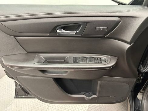 Used 2016 Chevrolet Traverse LTZ FWD image 18