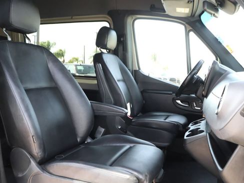 Used 2022 Mercedes-Benz Sprinter 2500 image 41