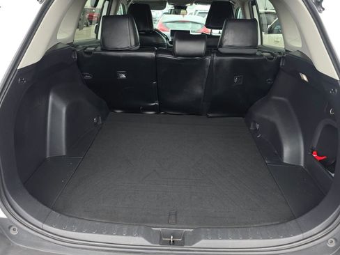 Used 2023 Toyota RAV4 XLE w/ Convenience Package image 5