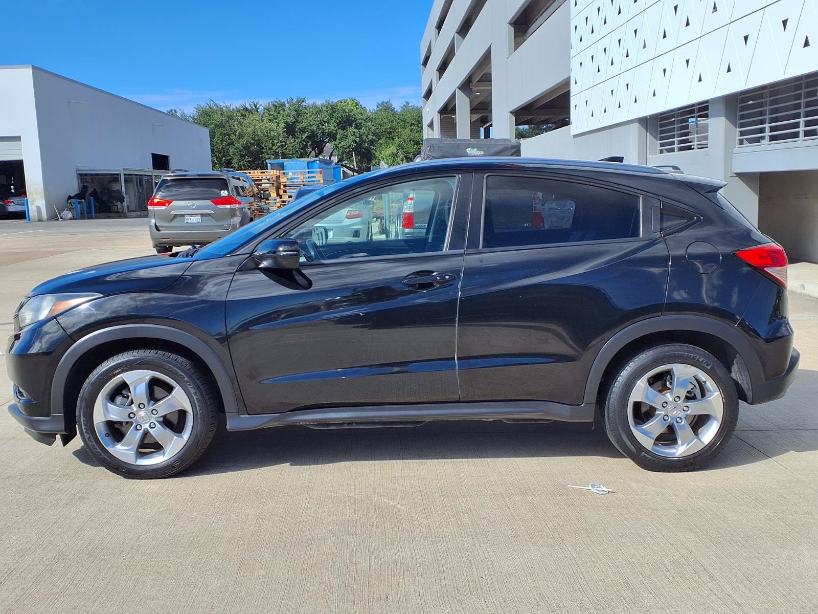 Used 2017 Honda HR-V EX-L image 26