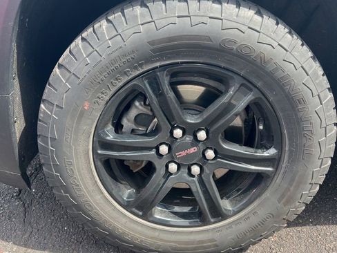 Used 2023 GMC Acadia AT4 image 14