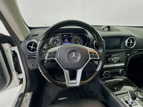 Used 2015 Mercedes-Benz SL 550 image 11