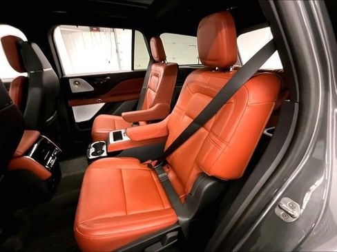 Used 2025 Lincoln Aviator Reserve w/ Luxury Package AWD/4WD image 25