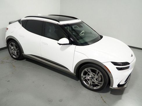 Used 2023 Genesis GV60 Performance AWD/4WD image 12