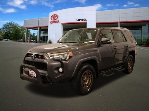 Used 2018 Toyota 4Runner SR5 Premium AWD/4WD image 5