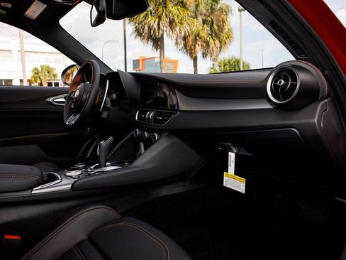 New 2025 Alfa Romeo Giulia AWD w/ Driving Assist Package image 33