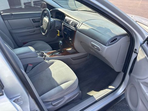 Used 2007 Ford Taurus SEL FWD image 24