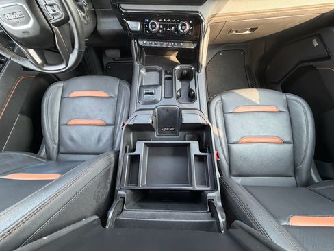 Used 2025 GMC Sierra 2500 AT4 w/ Technology Package AWD/4WD image 34