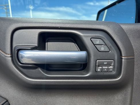 Used 2020 GMC Sierra 1500 AT4 w/ AT4 Premium Package image 11