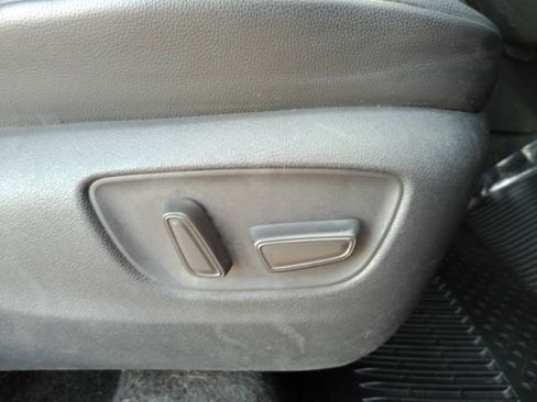 Used 2021 Toyota Highlander XLE image 24