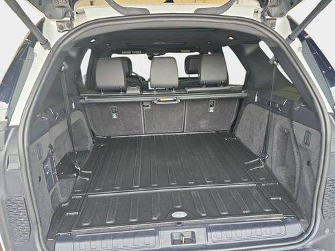Certified 2025 Land Rover Discovery S AWD/4WD image 14