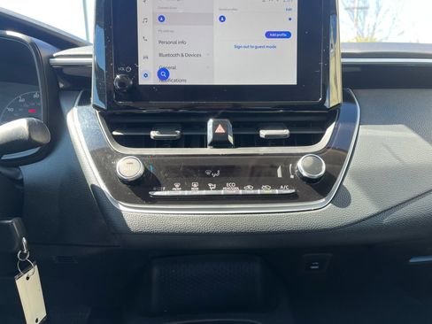 Used 2025 Toyota Corolla LE image 20