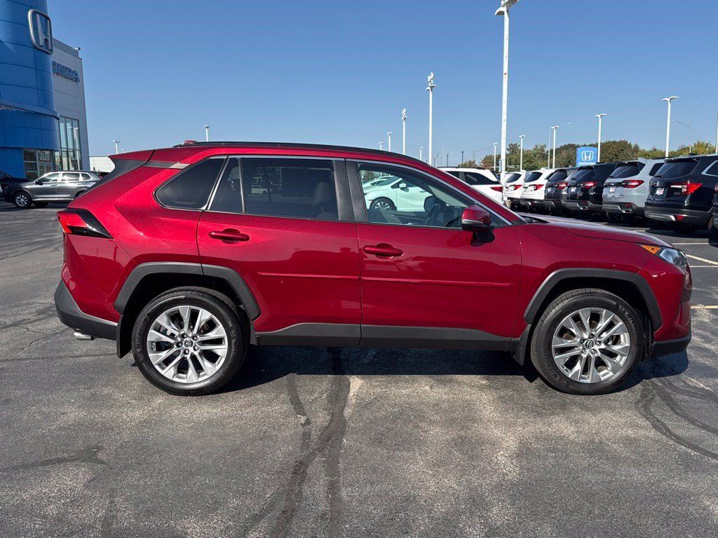 Used 2019 Toyota RAV4 XLE Premium w/ Cold Weather Package AWD/4WD image 12