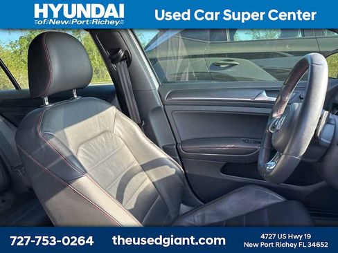 Used 2019 Volkswagen GTI SE FWD image 8