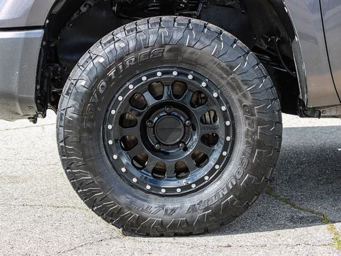 Used 2016 Toyota Tundra SR5 w/ TRD Off Road Package image 9