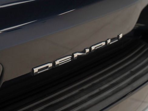 Used 2021 GMC Yukon Denali w/ Denali Premium Package image 15