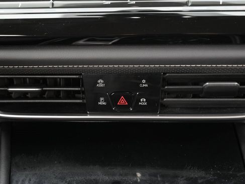 Used 2024 Volkswagen Atlas SE image 44