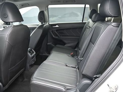 Used 2024 Volkswagen Tiguan SE image 15