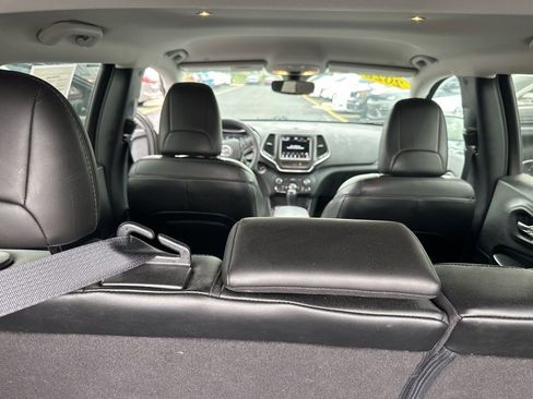 Used 2022 Jeep Cherokee Trailhawk w/ Sound & Nav Group image 10