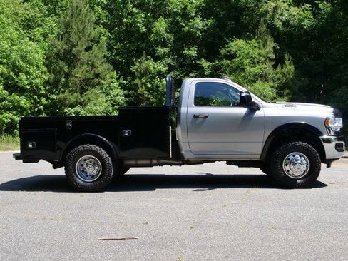 Used 2023 RAM 3500 SLT w/ Quick Order Package 2YG SLT AWD/4WD image 33
