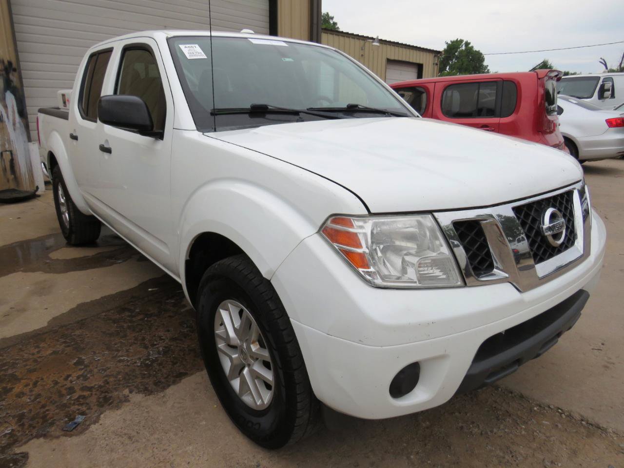 Used 2018 Nissan Frontier SV RWD image 3