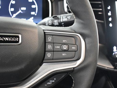 New 2026 Jeep Grand Wagoneer L Limited AWD/4WD image 13