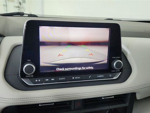 Used 2023 Nissan Rogue SV image 27