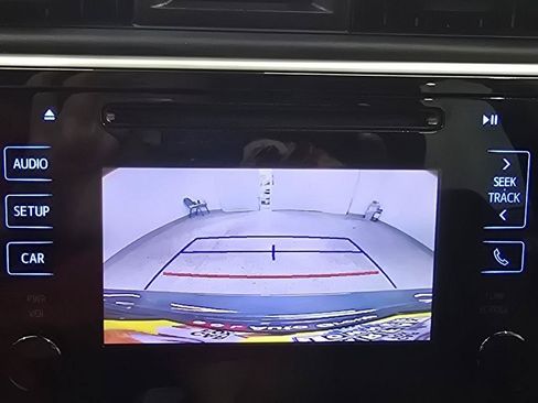 Used 2018 Toyota Corolla SE FWD image 26