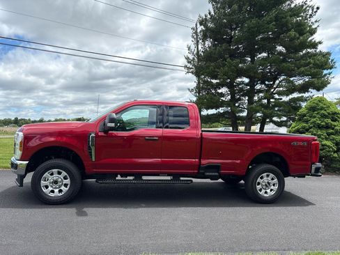 Used 2024 Ford F250 XLT w/ Snow Plow Prep Package AWD/4WD image 2