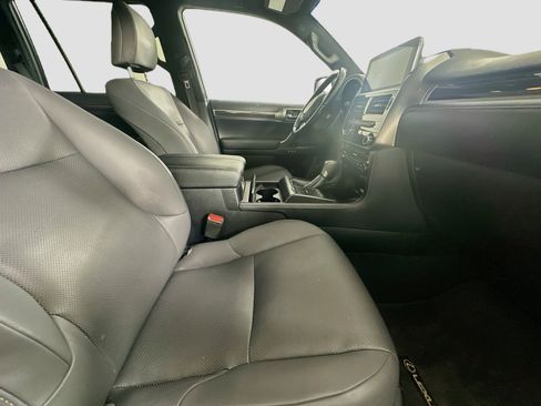 Used 2023 Lexus GX 460 Premium w/ Premium Package AWD/4WD image 32