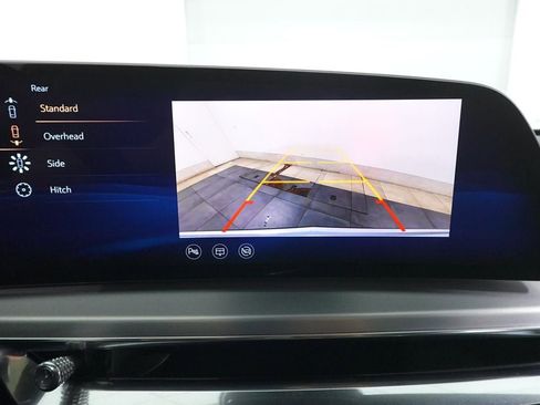 Used 2024 Cadillac Lyriq Luxury AWD/4WD image 19