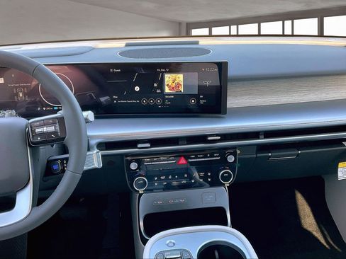 New 2026 Hyundai Ioniq 9 Limited image 6