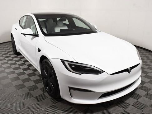 Used 2022 Tesla Model S image 9