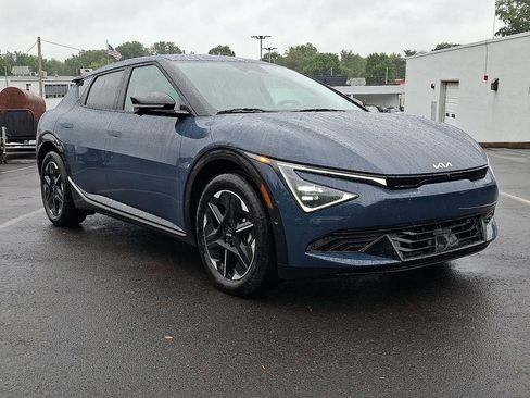 New 2025 Kia EV6 Wind image 2