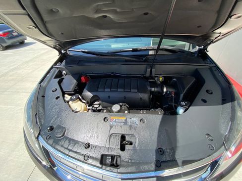 Used 2014 Chevrolet Traverse LT w/ LPO, 'HIT The Road' Package FWD image 31