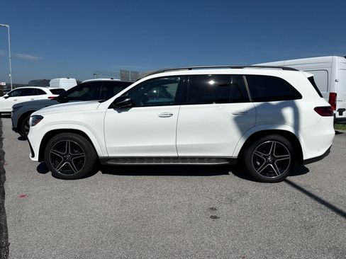 Used 2025 Mercedes-Benz GLS 450 4MATIC image 2